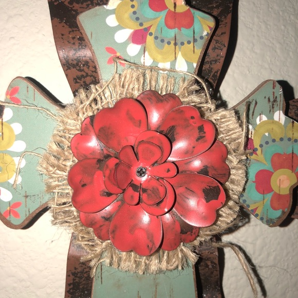 Cross Decor - Picture 1 of 2